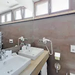 Anna Apartment *