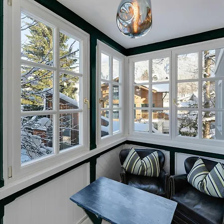 Design Anna アパート キッツビュール